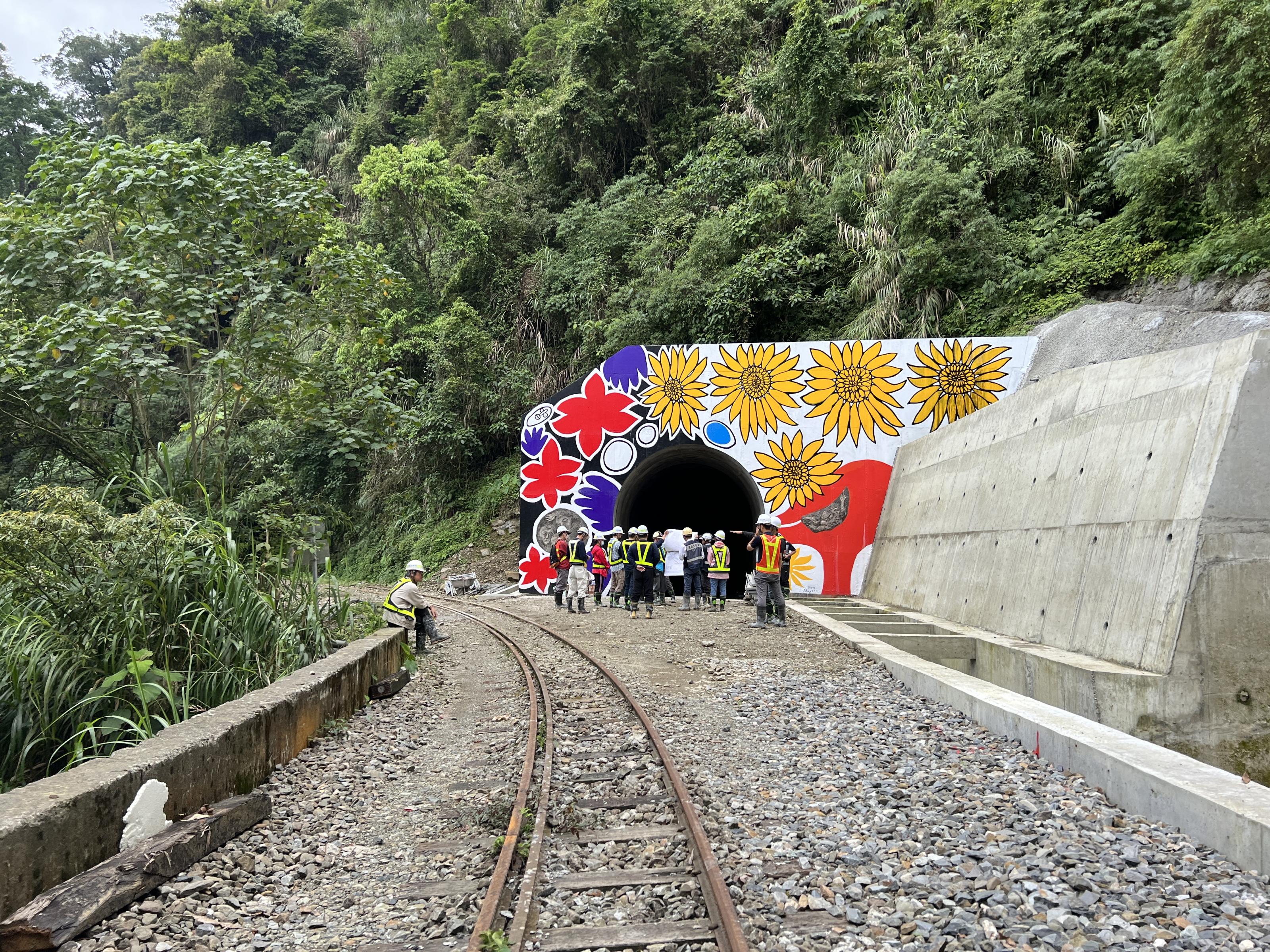 阿里山林業鐵路42號隧道口完工景緻